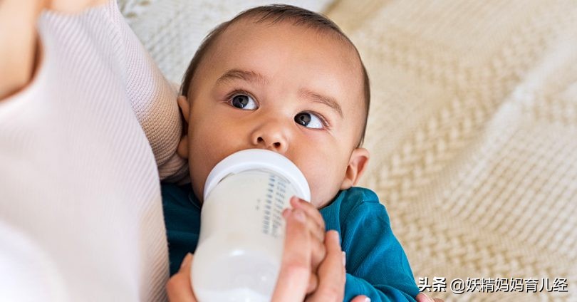 新生婴儿吐奶的原因及解决办法,如何缓解40天的宝宝吐奶呛奶问题