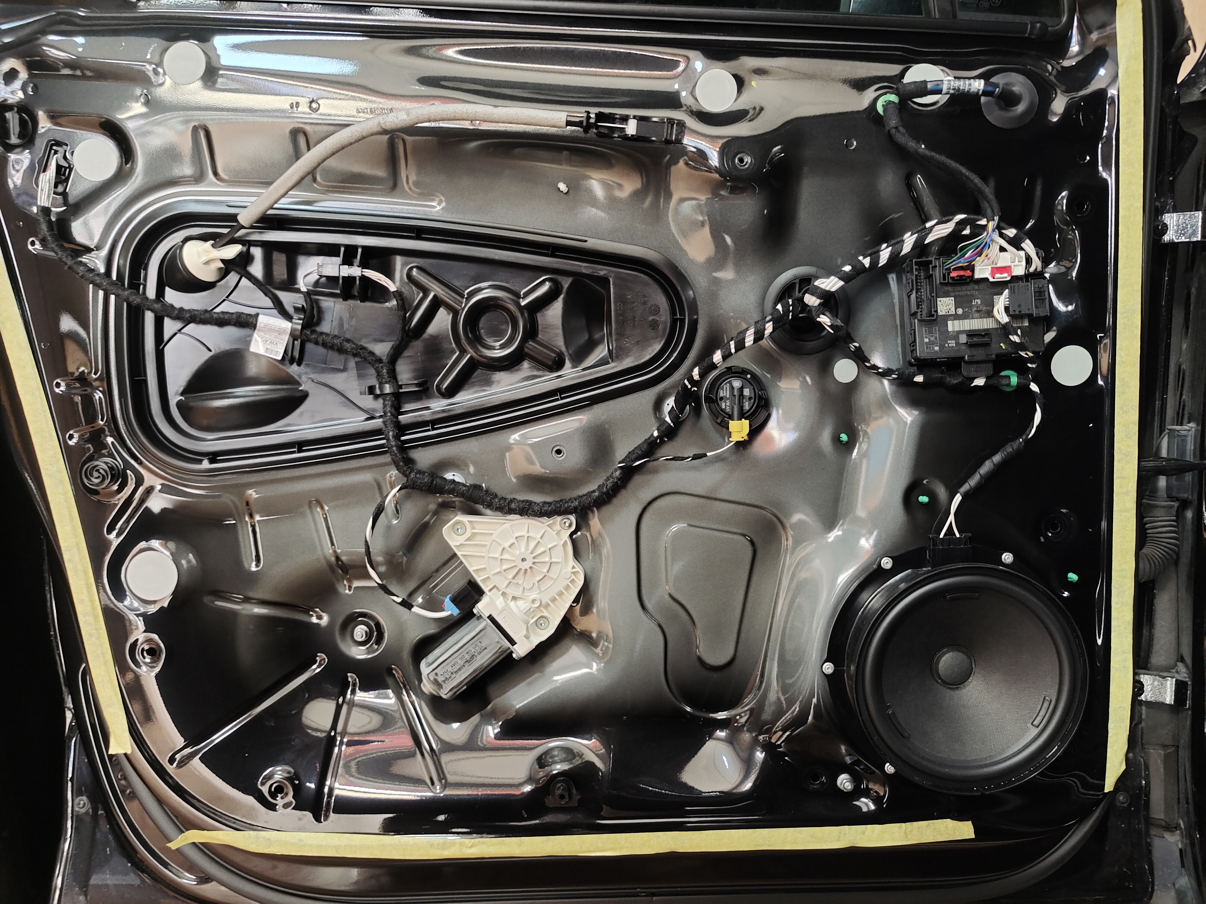 汽车音响怎样才算好音质？大众途观改装丹拿236四十周年喇叭