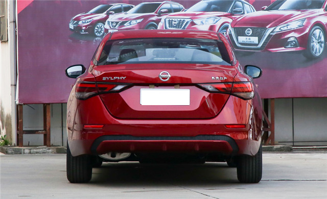 轩逸2020款1.6lxlcvt悦享版carplay,日产轩逸经典2021外观