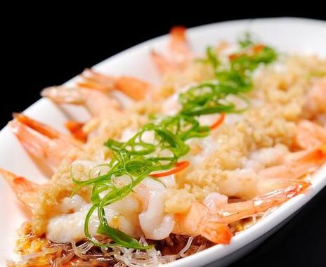 蒜蓉开背虾蒸粉丝的做法家常,彩虹小厨做的蒜蓉粉丝蒸虾