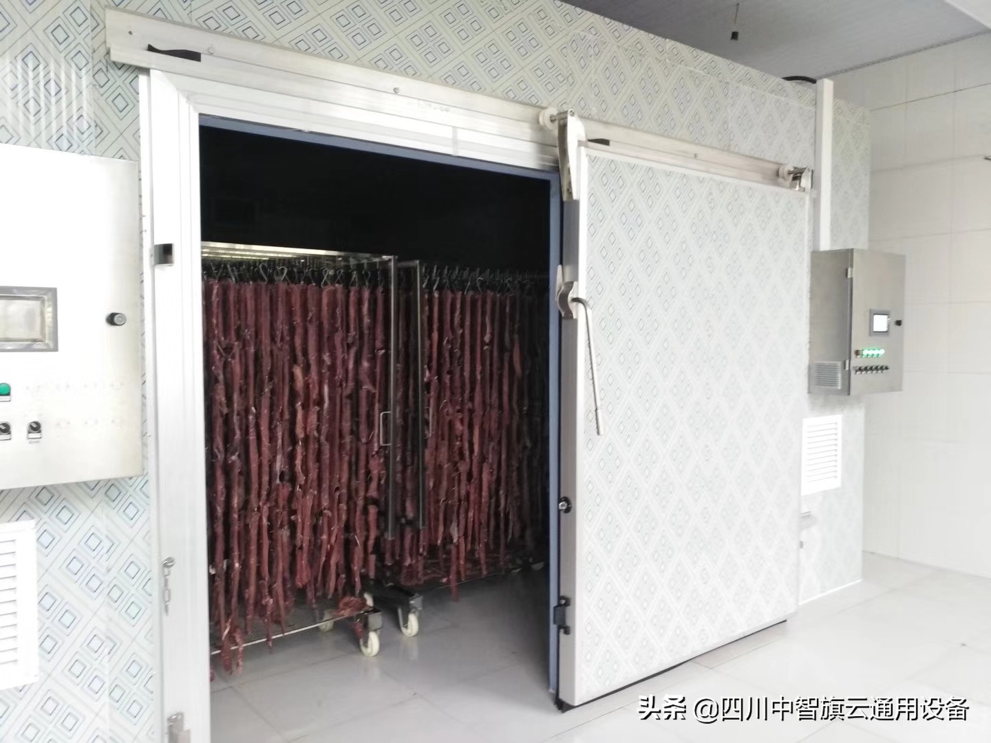 腊肠空气能烘干机设备,大型腊肉烘干机