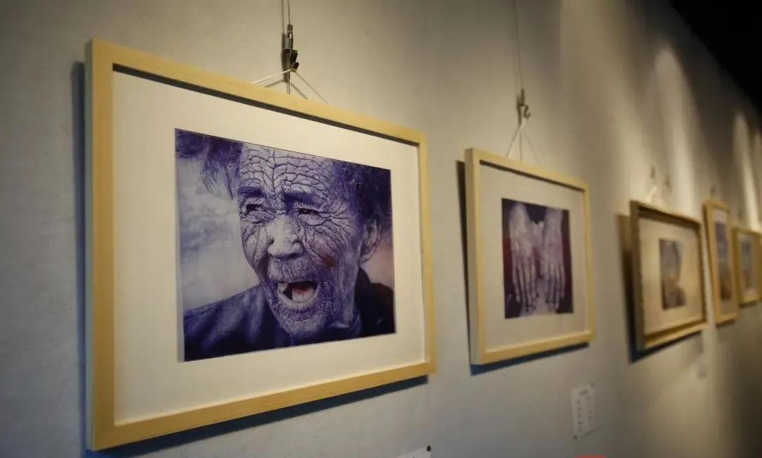 16岁男生上课画画被骂,15岁男孩画画被老师责备