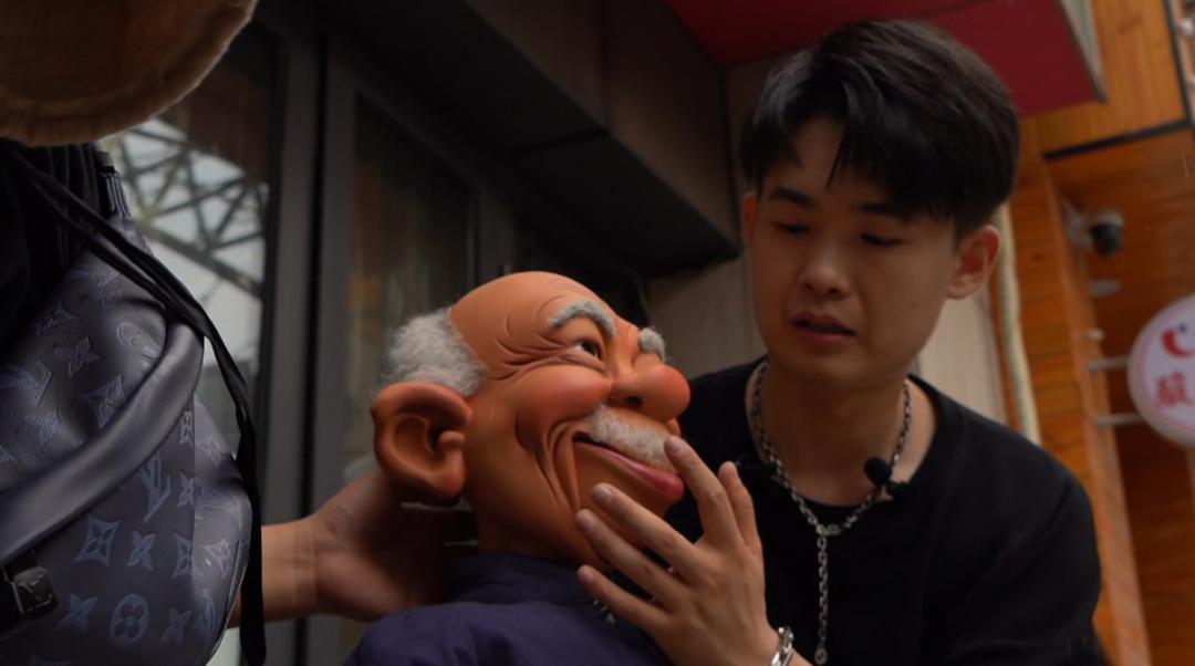 90后小伙用腹语拍段子,河北90后小伙用腹语拍段子