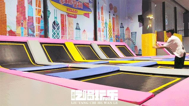 蹦床馆网红滑梯室内,旱雪滑梯蹦床公园