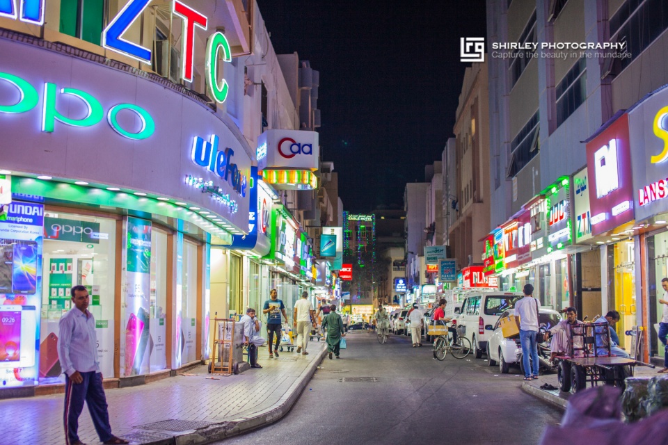 迪拜中国人打工者的真实生活,迪拜繁华城市真实生活