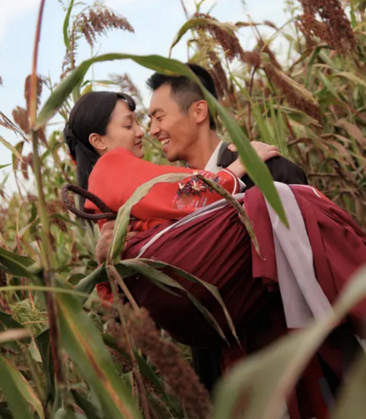 为何朱亚文转身就娶陈思诚前女友,朱亚文行走的荷尔蒙结婚片段