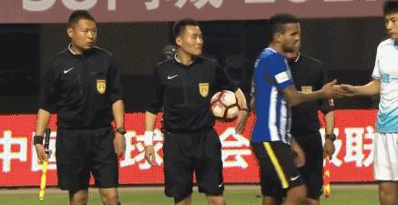 大连队长朱挺,大连球迷朱婷