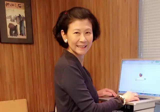 李嘉诚的红颜知己周凯旋有孩子吗,李嘉诚和红颜知己周凯旋郊游