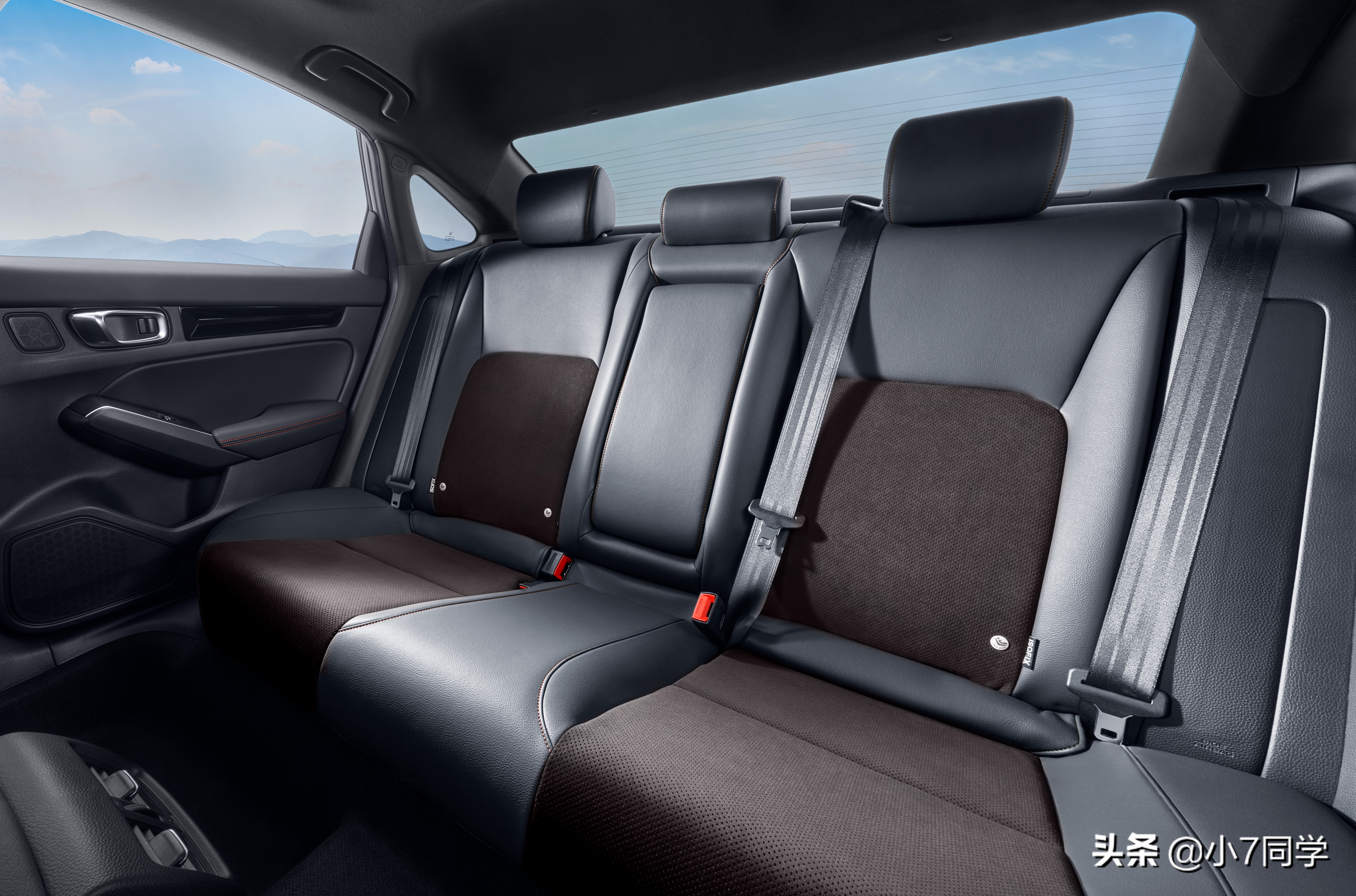 2019款本田思域终于现身颜值更高,本田全新第十一代思域价格