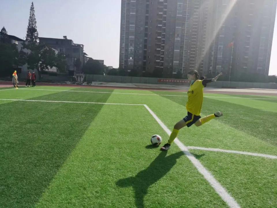 绿茵赛场，激情飞扬！首届“校长杯”校园足球赛在启黄中学举行