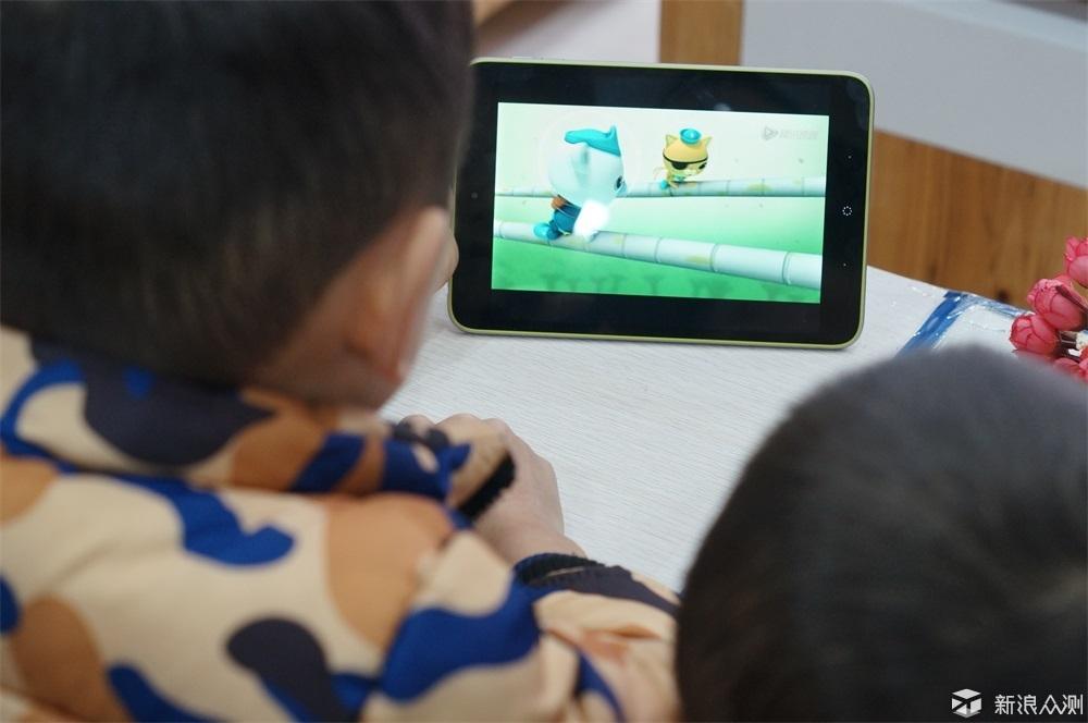 00后的童年有手机玩具吗,00后小时候是不是有智能手机