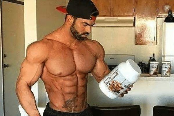 增肌粉和蛋白质粉哪个增肌效果好,如何正确使用增肌粉