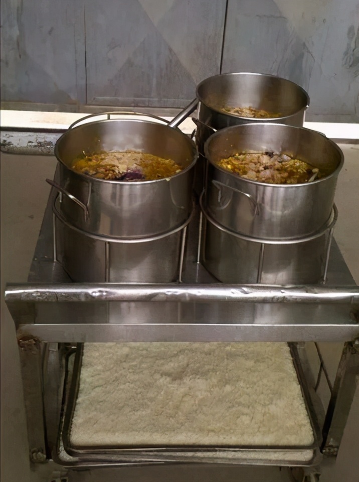 看监狱伙食标准,监狱里的伙食真实情况