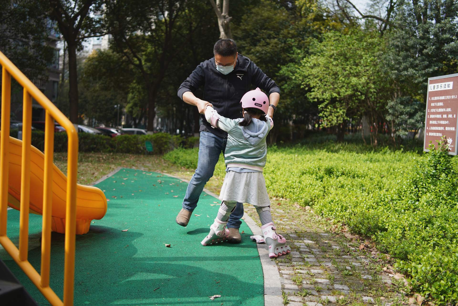 柒小佰儿童轮滑护具,柒小佰轮滑推荐