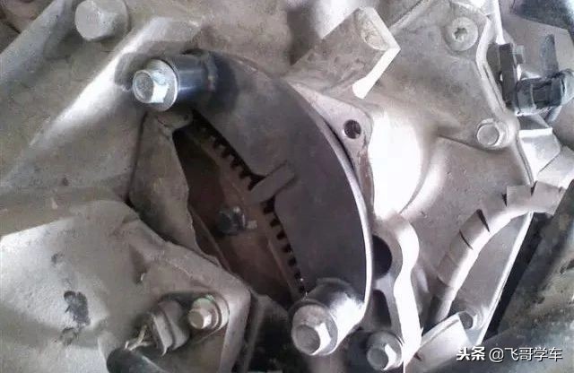 发动机更换正时皮带操作方法,东风标致4081.2t更换正时皮带视频