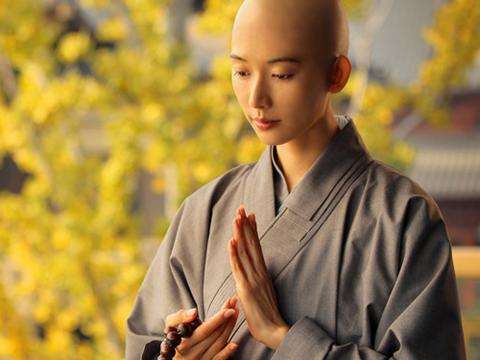 张馨予光头,张馨予晒光头造型视频