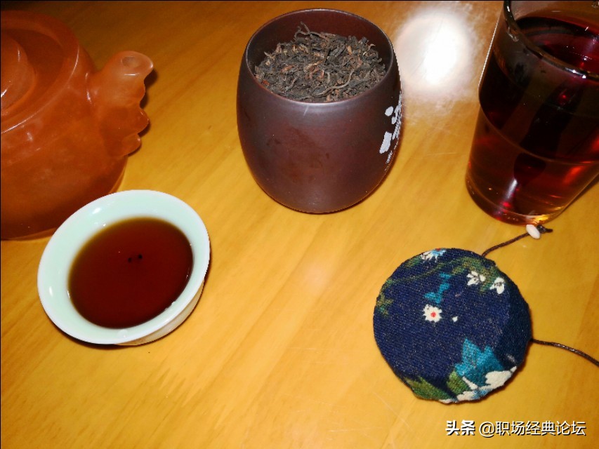 云南南糯山普洱茶口感与特点详解,云南南糯山普洱茶饼生茶357克