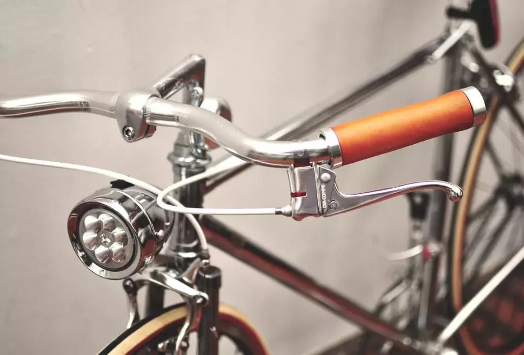 1万块的CHANEL篮球,2万块的LV排球,原来买包才是最便宜的开销