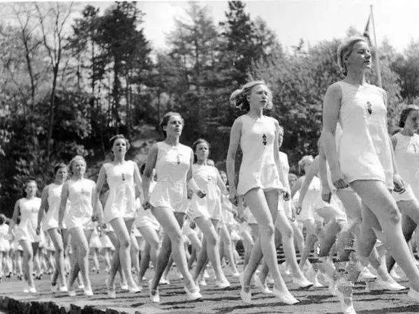 这本曾经流行于乌克兰的地下邪典,是你必读的斯拉夫Cult……