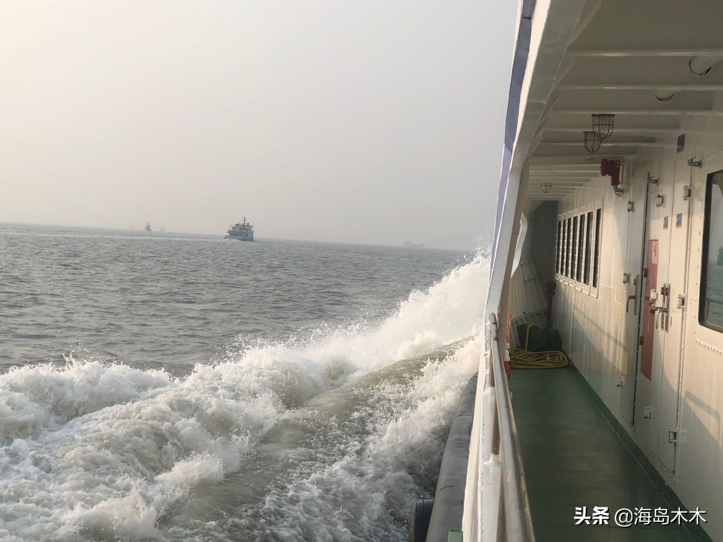 舟山是不是都是小岛组成的,舟山是个岛吗