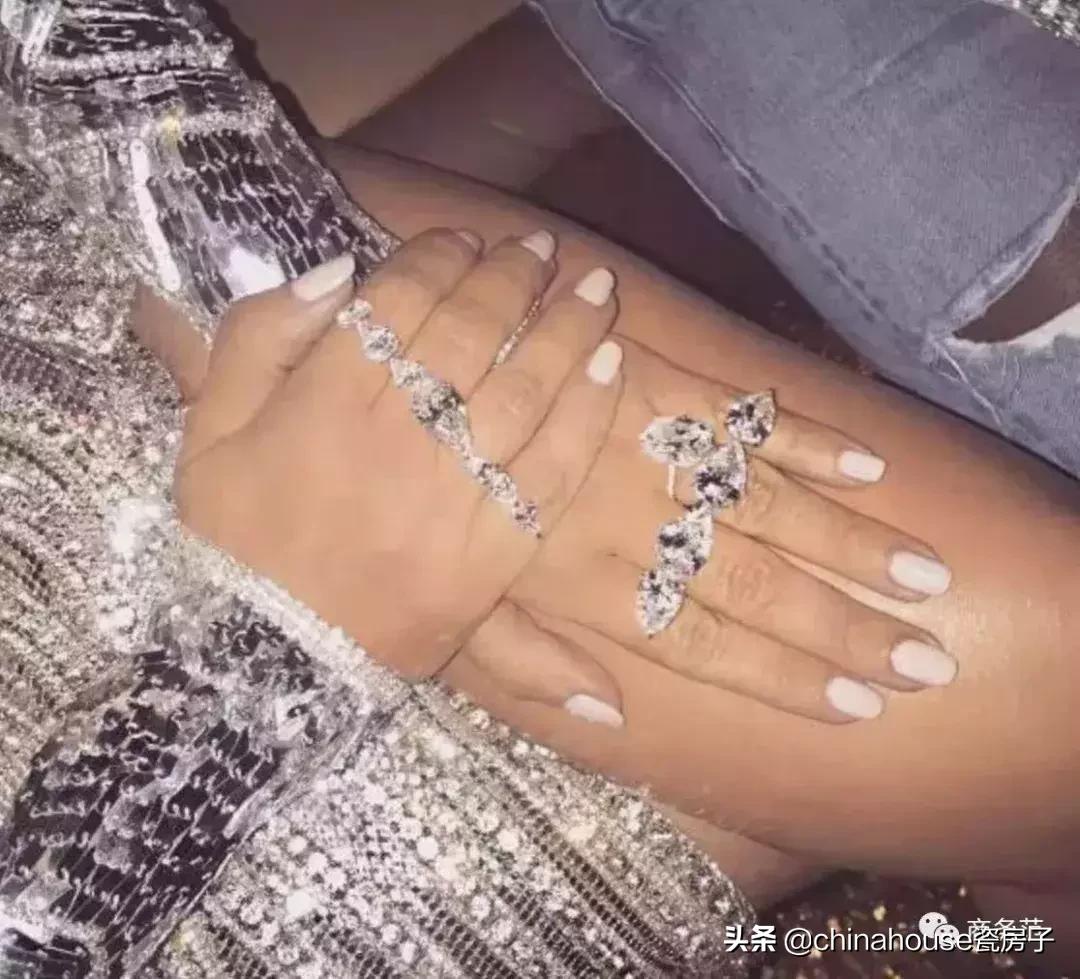 别琢磨怎么学郭碧婷秀钻戒了，在它面前“鸽子蛋”都会黯然失色！