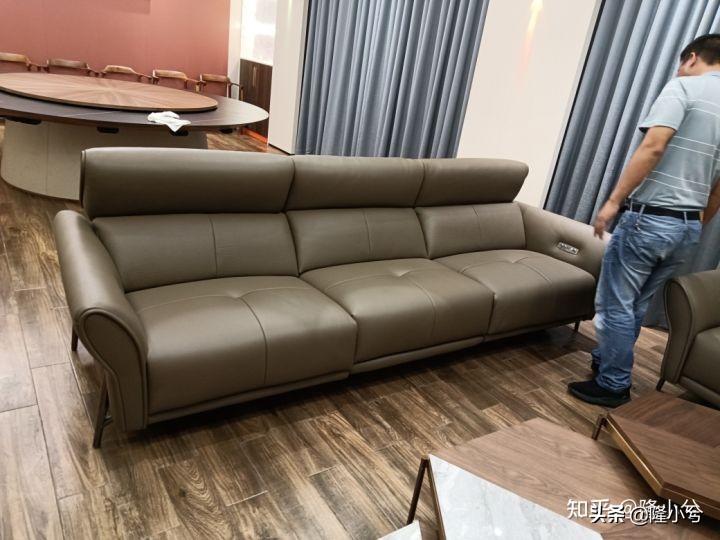 真皮沙发散发出的气味是甲醛吗,真皮沙发的味道是什么样的