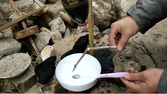 野外生存中木炭的作用和功效,木炭的用途及其对应的性质