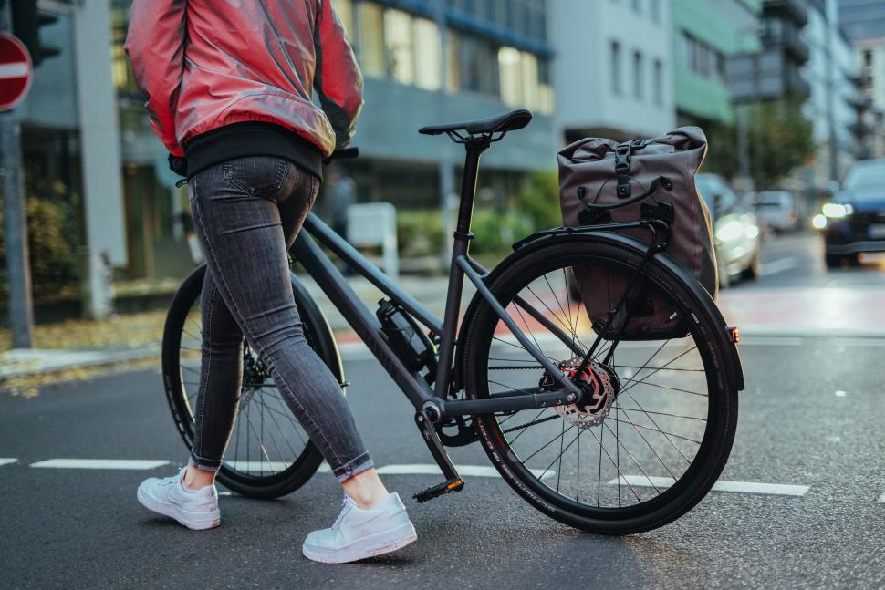 带盖茨皮带内变速花鼓Canyon推出2021通勤系列