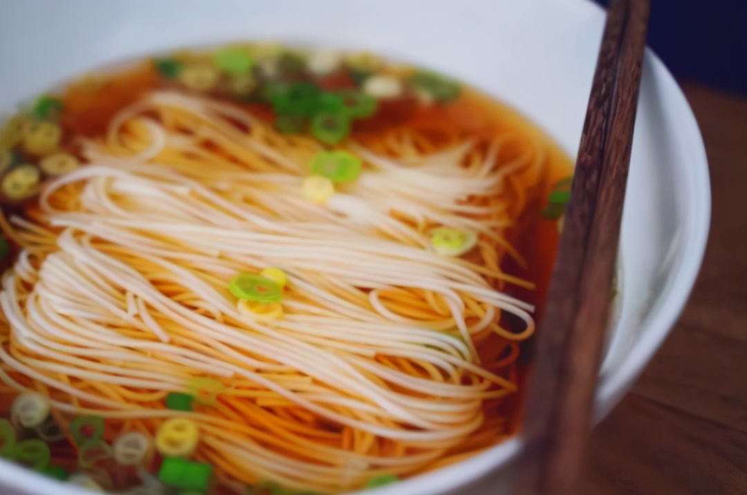 煮面条筋道的绝密配方,面馆老板制作鲜面条的视频