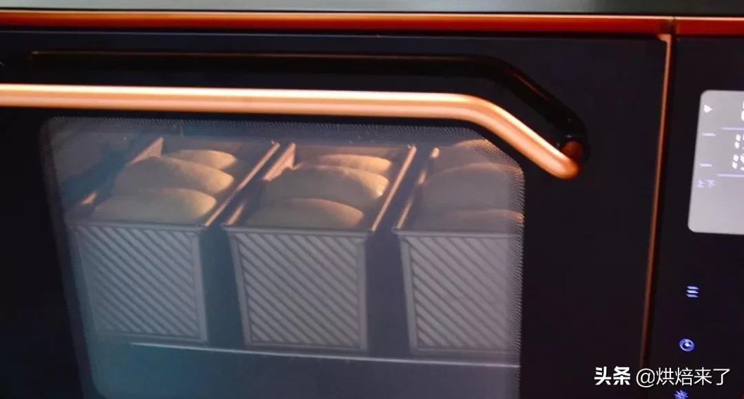 在家就能做松软的北海道牛奶吐司,北海道吐司奶香浓郁柔软拉丝