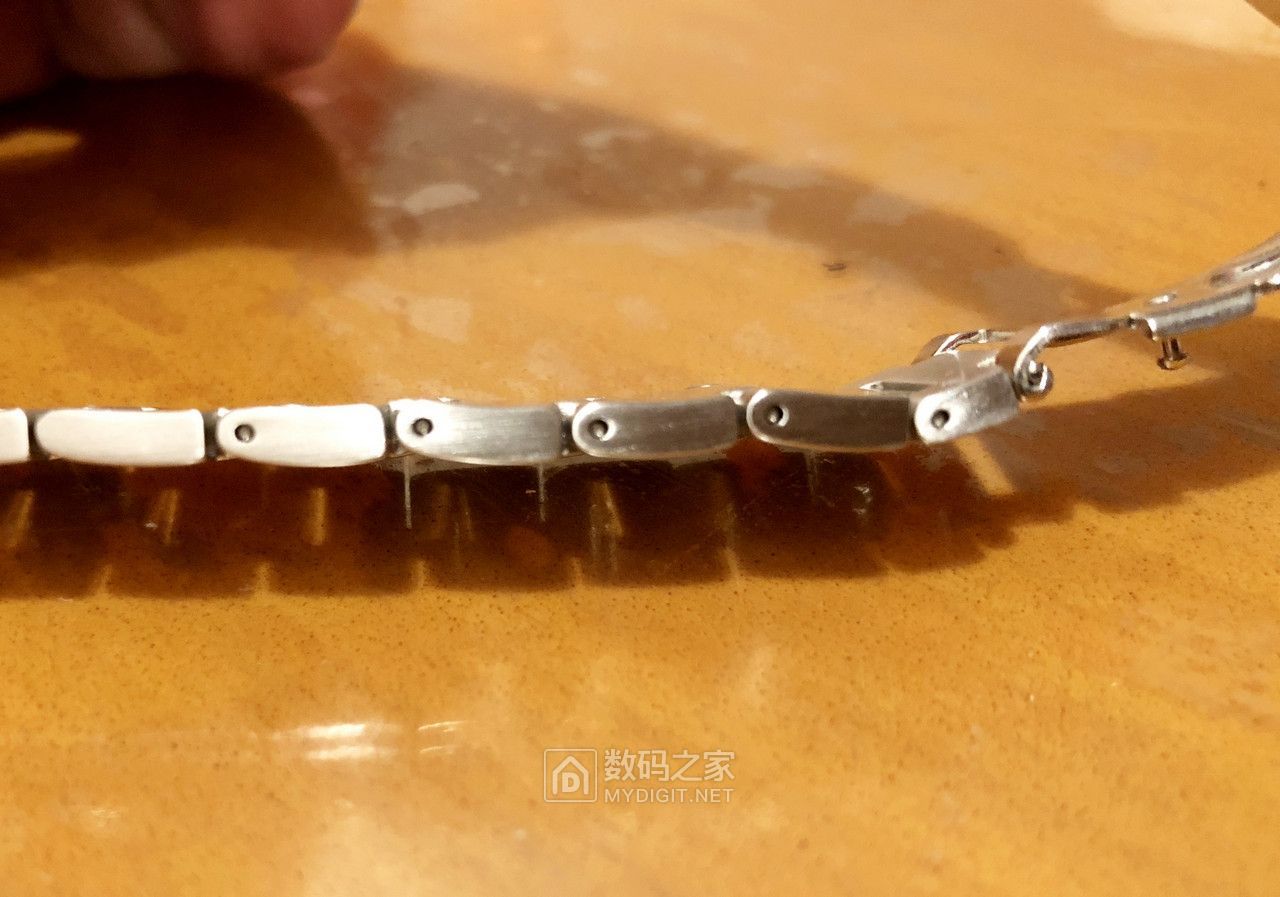 卡西欧光动能mrws300h,卡西欧lcw-m300d怎么验证真假