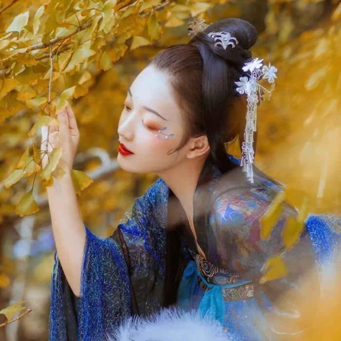 不染世俗的古风女头真人,有意境古风女头真人版