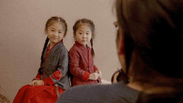 女儿奴的最高境界！这三个爸爸把女儿画进画里，美哭了......