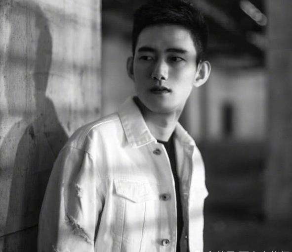 舞帝利哥画面全无，人气大“滑坡”，沦为一线主播垫底