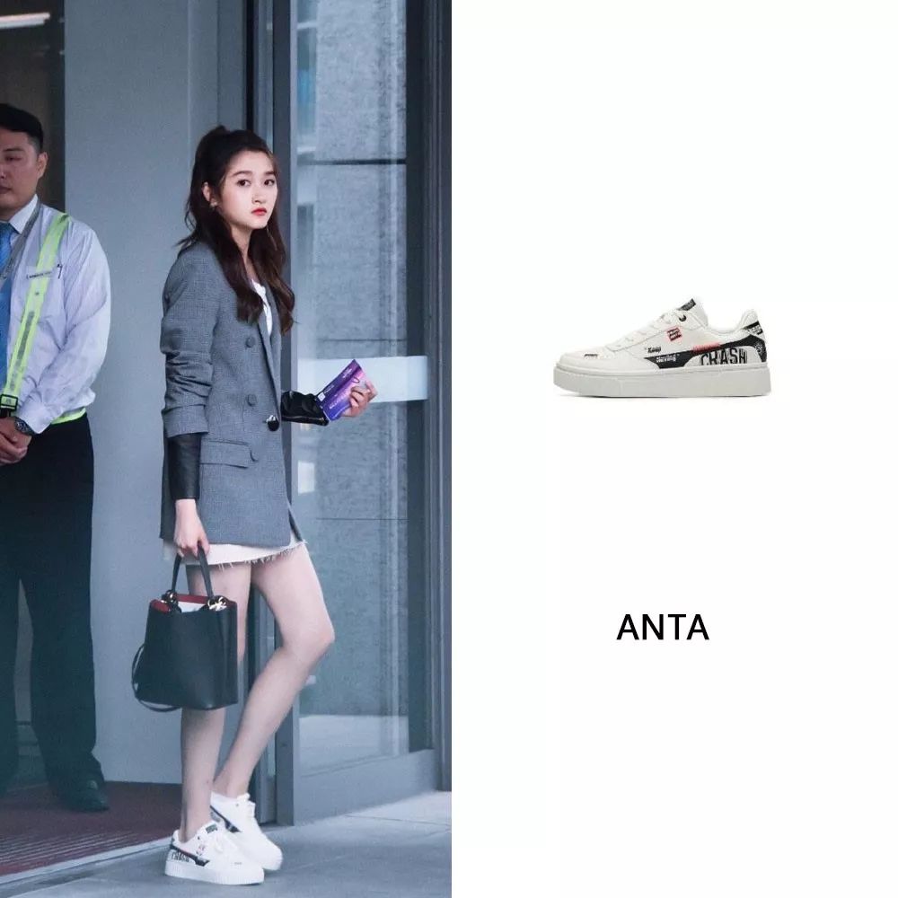 关晓彤最近私服穿搭,关晓彤机场变装