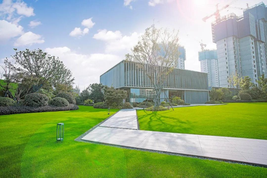 力高君誉滨江业主论坛,力高君誉滨江楼盘外观是怎么样的