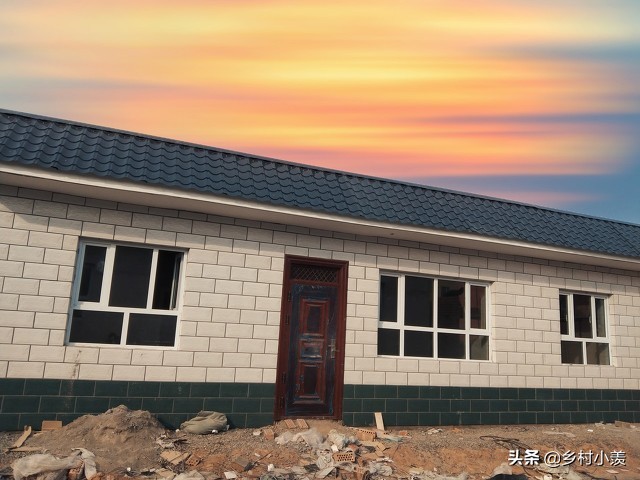 农村建房琉璃瓦和水泥瓦,水泥瓦和彩钢瓦哪个最实用