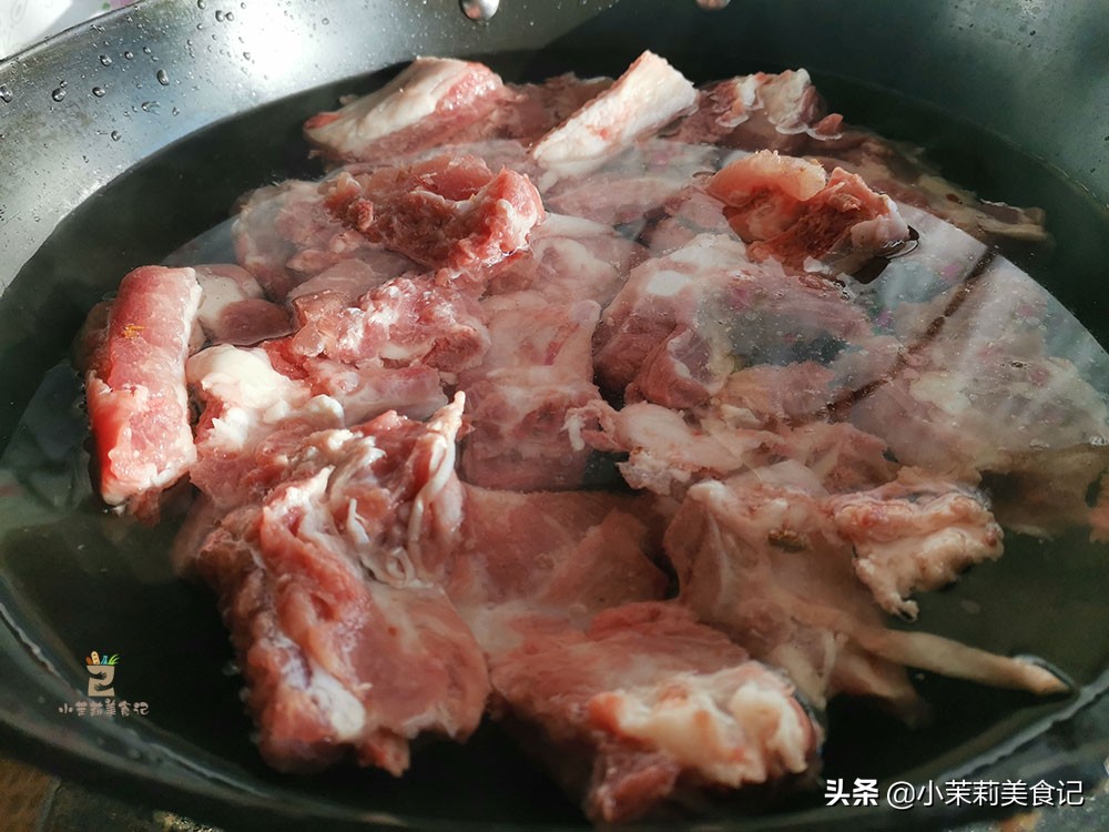 炖排骨前千万别焯水教你正确做法,炖排骨焯水放不放料酒