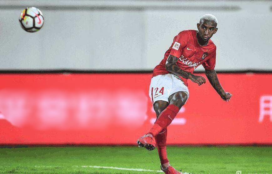 自信过度就是自负，恒大已连续一个半月没有赢球了，卡帅需担责任