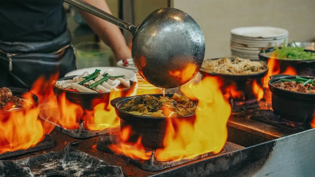 哪个大学的小吃街最有名,哪个大学小吃街最好