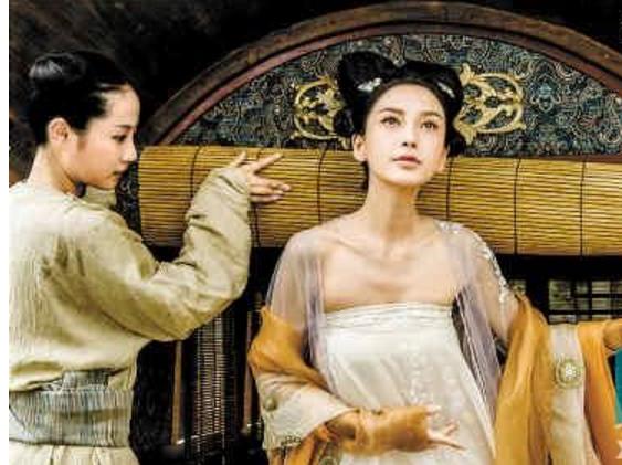 孙俪晒近照脸型瘦削两颊凹陷,孙俪杨幂16年前旧照曝光