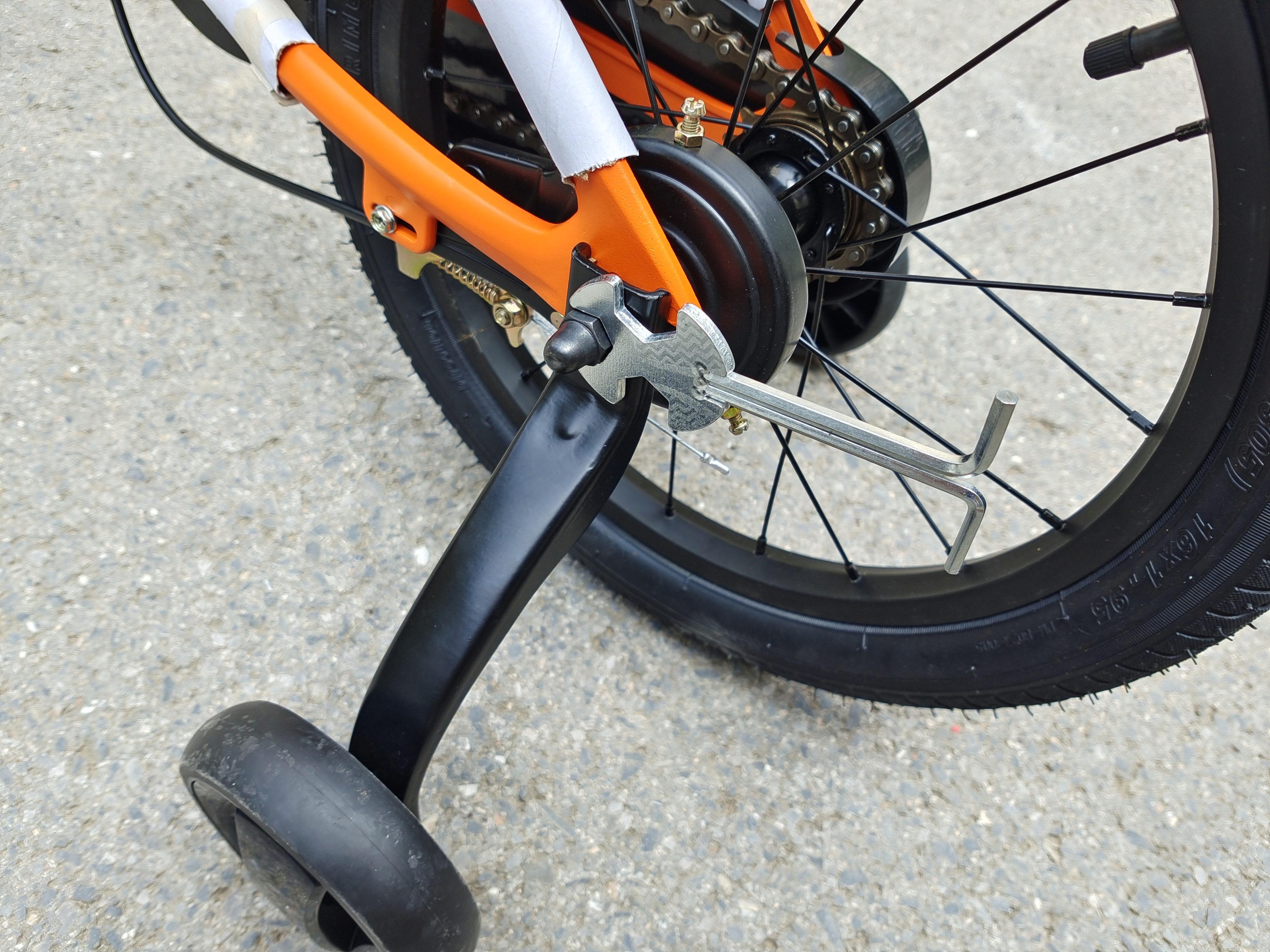 骑行不再成为负担,孩子使用更安全,柒小佰运动减震自行车体验