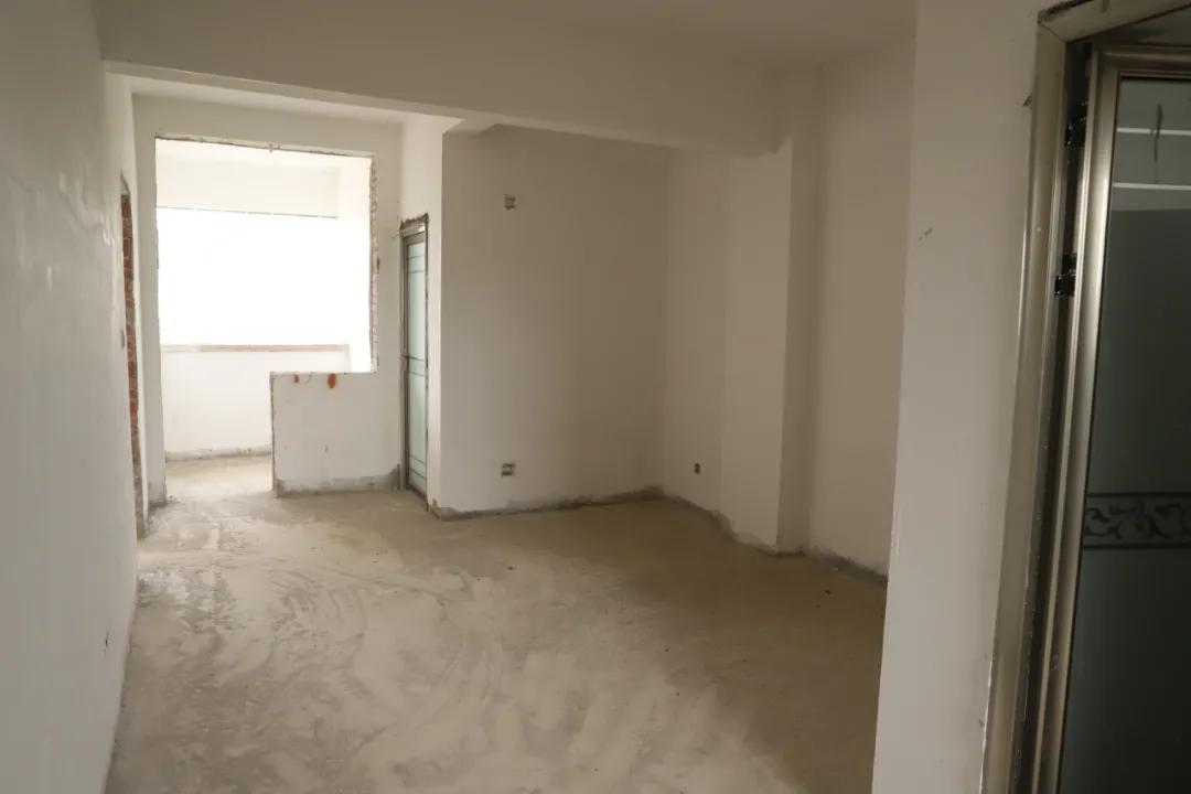 教学楼占地面积6000平方米,20000平方米学校