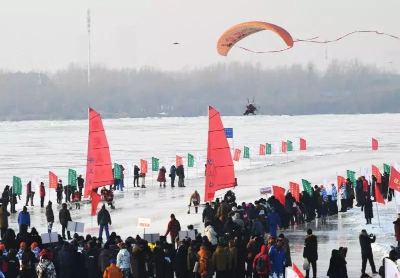 冰上龙舟赛火热开赛,冰上龙舟赛事视频
