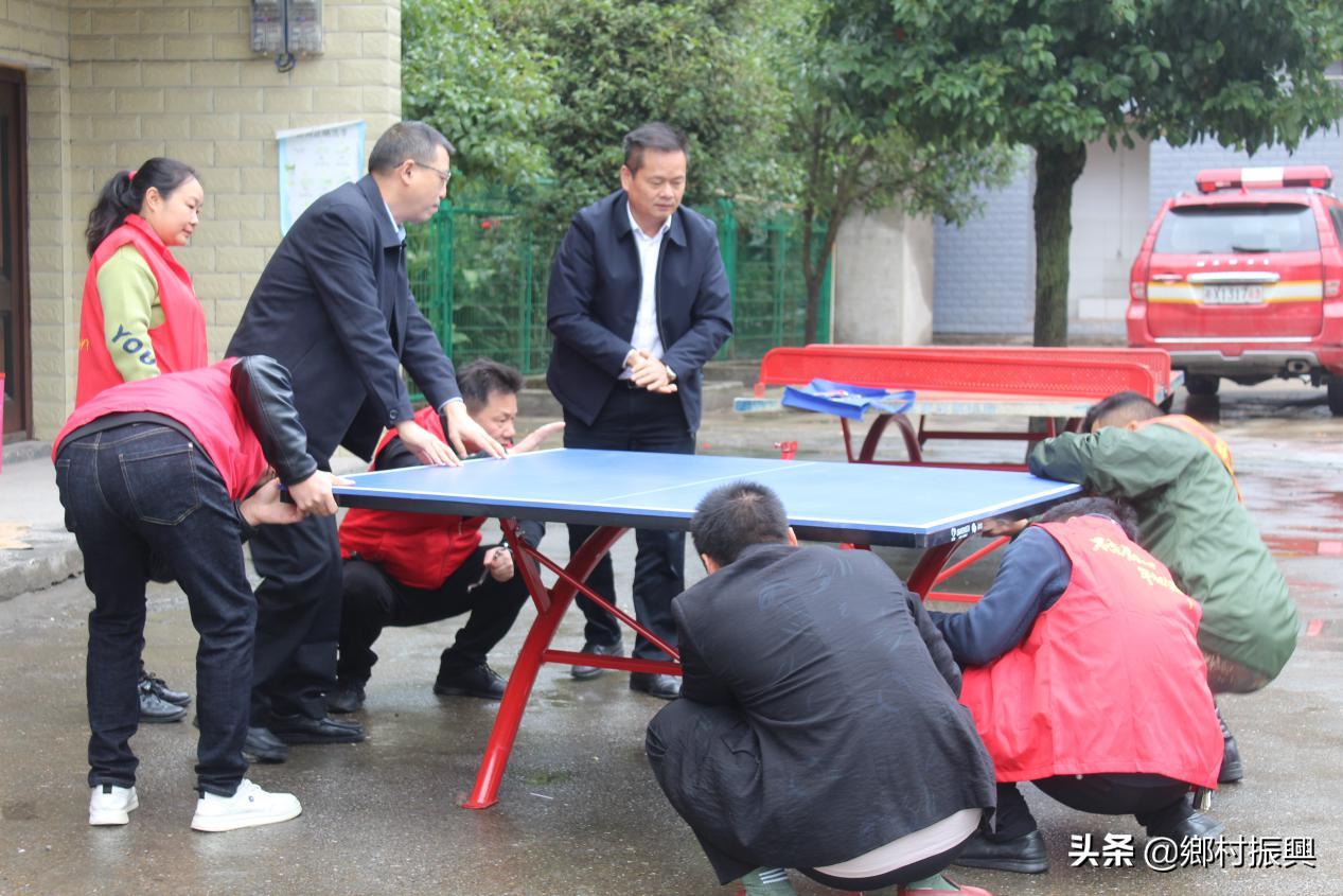 童心齐飞,童心齐飞扬致敬新时代