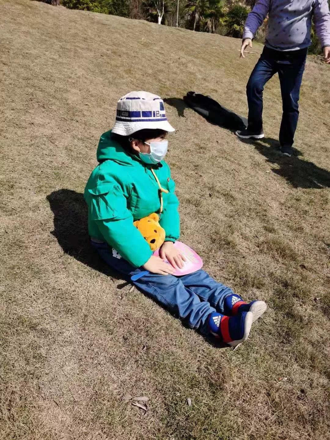 疫情下的县城夜晚照片真实,疫情时期农村的真实生活