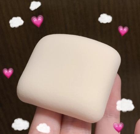 粉底霜和粉底液有什么不同,粉底霜和粉底液有什么区别呢