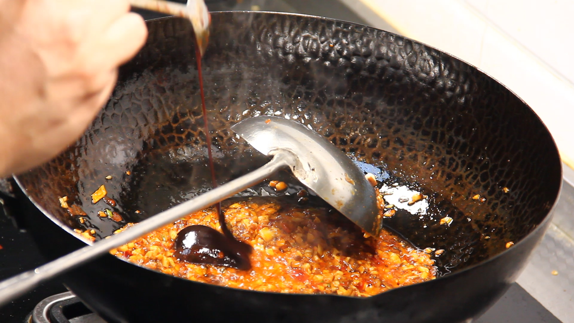 街边浇汁豆腐摆摊做法,浇汁豆腐夜市摆摊赚钱吗