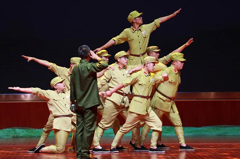 *疆新**兵团四师可克达拉市举办庆祝中国*产党共**成立100周年专题晚会暨职工文艺汇演颁奖晚会