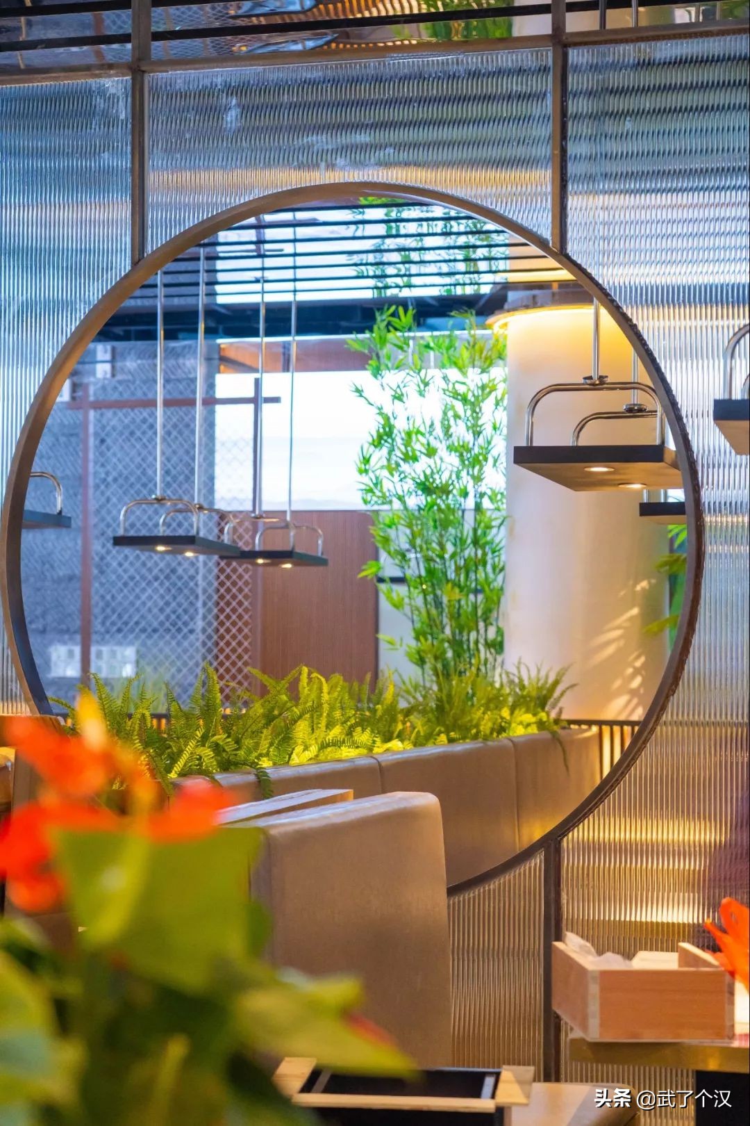 听说我的同事一天吃遍全世界，他是怎么办到的？